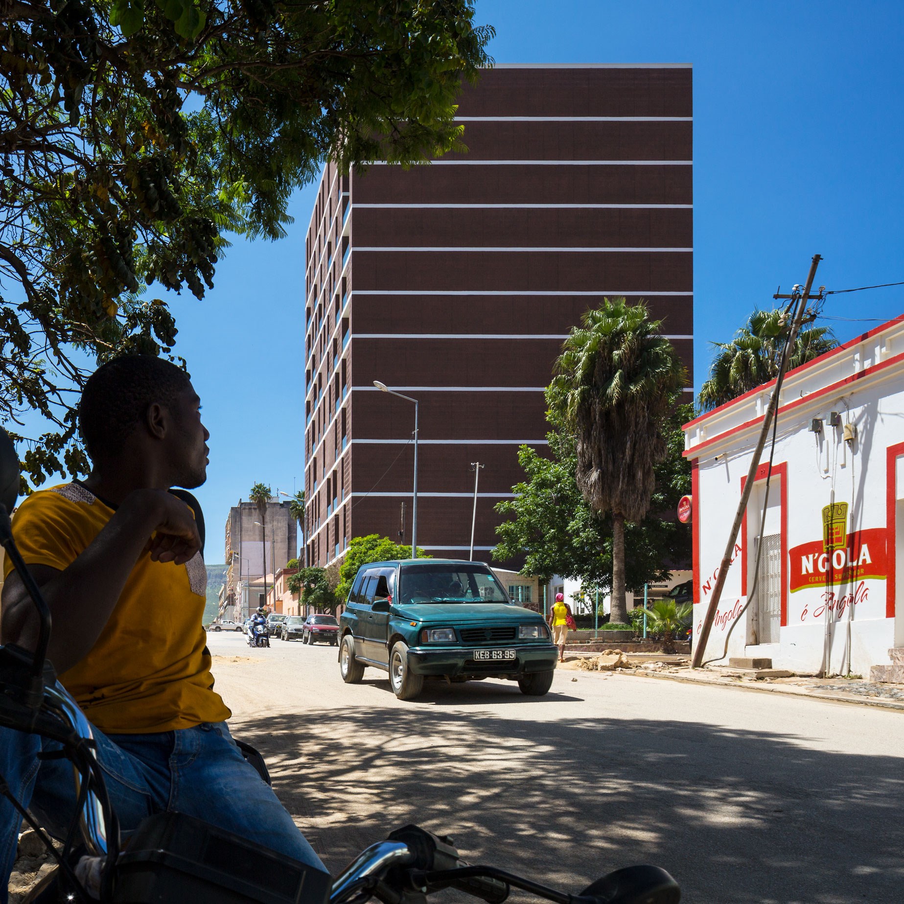 Lubango Center in Angola by Promontorio Combines Retail, Office Spaces