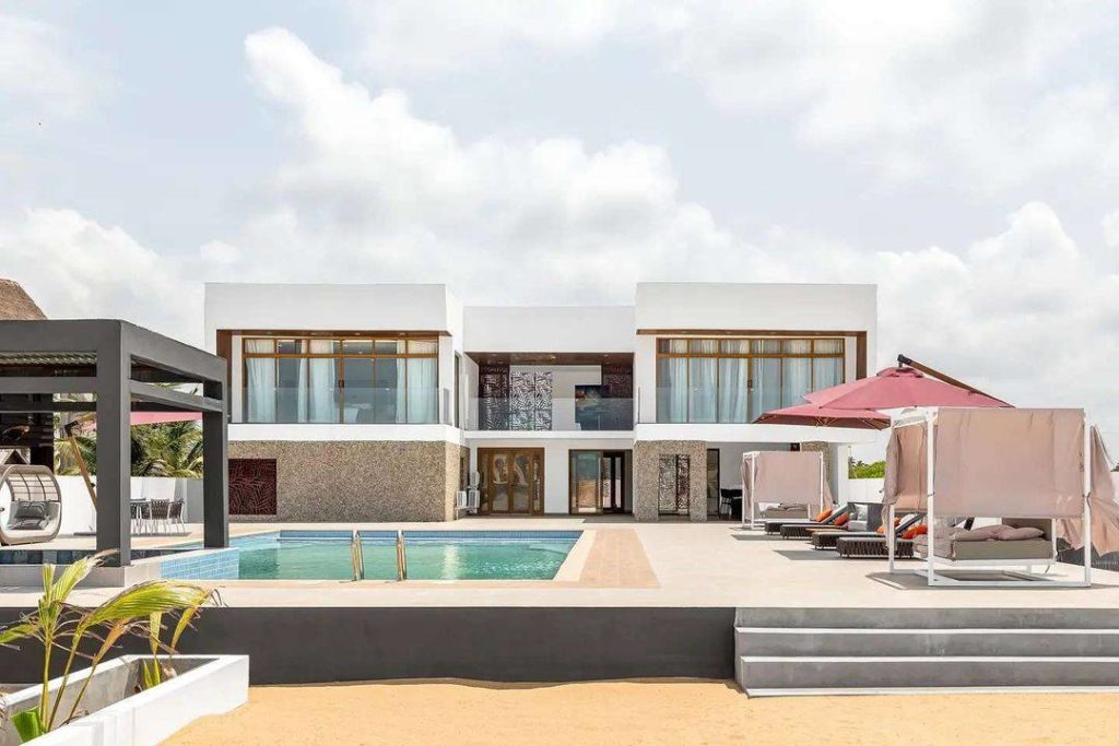 Pura Vida Beach House by Vida Design Studio