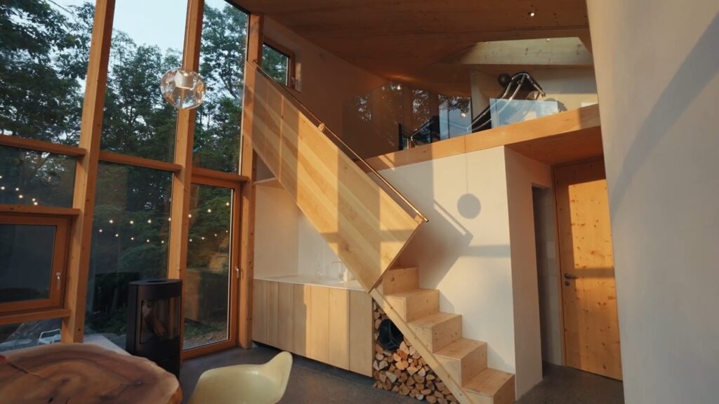 Handrail that doubles as a star-gazer in the rock'n'house